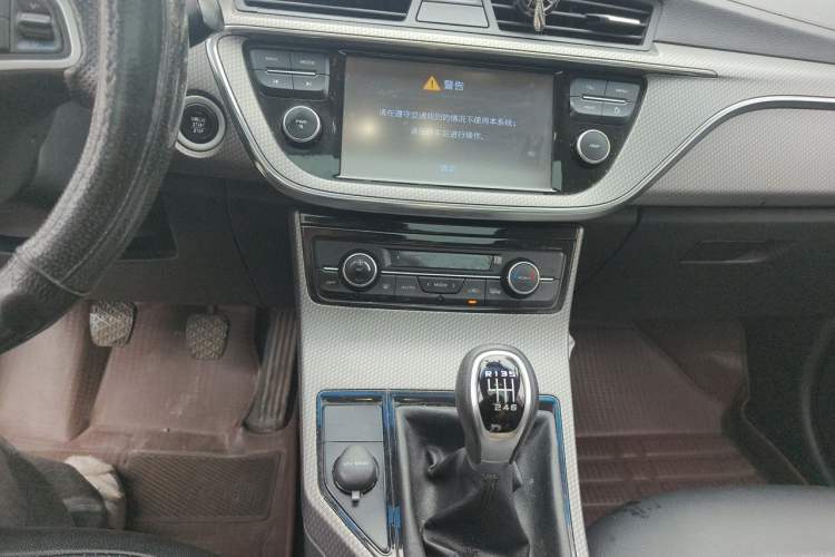 Used Geely Auto Emgrand GS 2016 Elegant Edition 1.8L Manual LingShang Model Audio And AC Panel