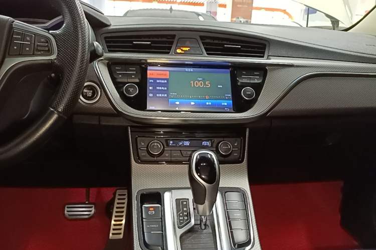 Used Geely Auto Emgrand GS 2016 Sport Edition 1.3T Automatic ZhenShang Model Audio And AC Panel