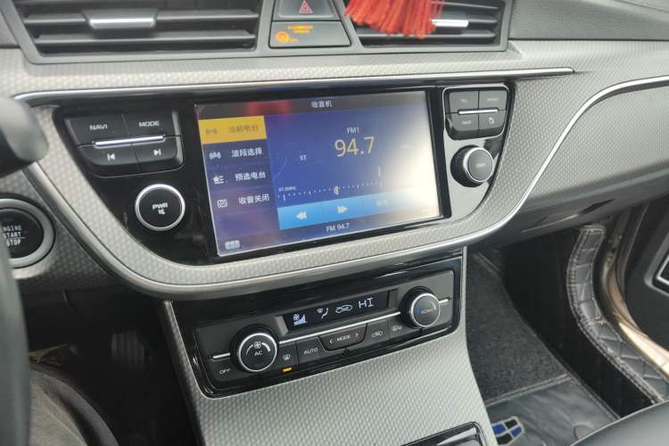 Used Geely Auto Emgrand GS 2016 Elegant Edition 1.8L Manual LingShang Model Audio And AC Panel