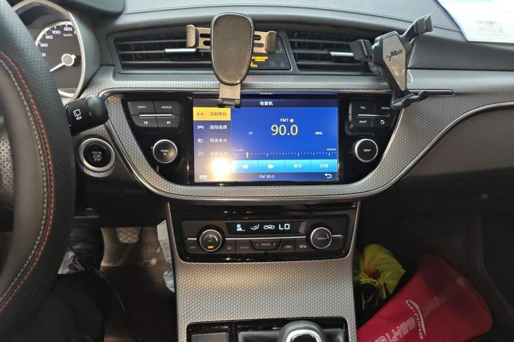 Used Geely Auto Emgrand GS 2016 Elegant Edition 1.8L Manual LingShang Model Audio And AC Panel