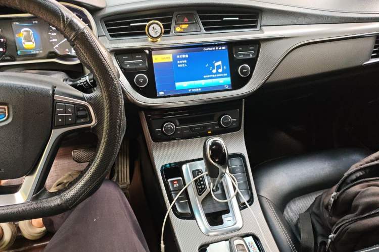 Used Geely Auto Emgrand GS 2016 Elegant Edition 1.3T Automatic LingShang Model Audio And AC Panel