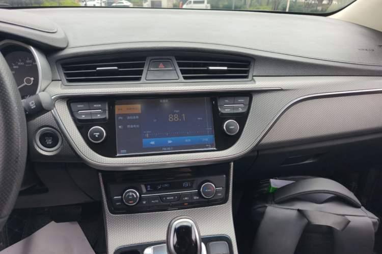 Used Geely Auto Emgrand GS 2016 Elegant Edition 1.8L Automatic LingShang Model Audio And AC Panel