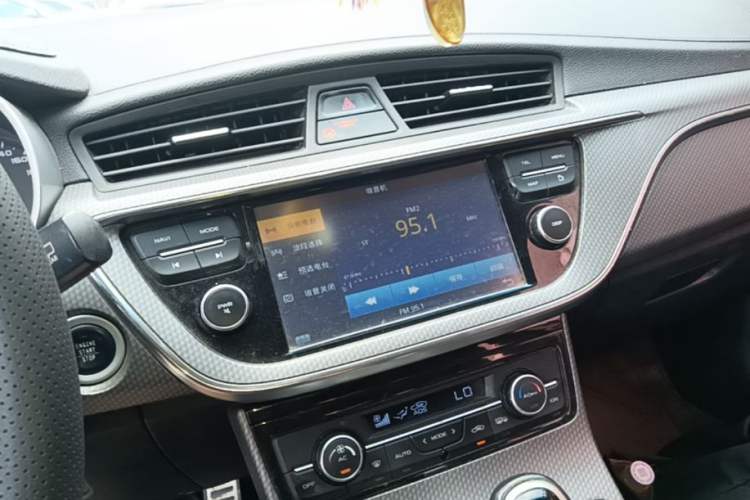 Used Geely Auto Emgrand GS 2016 Sport Edition 1.3T Automatic LingShang Model Audio And AC Panel