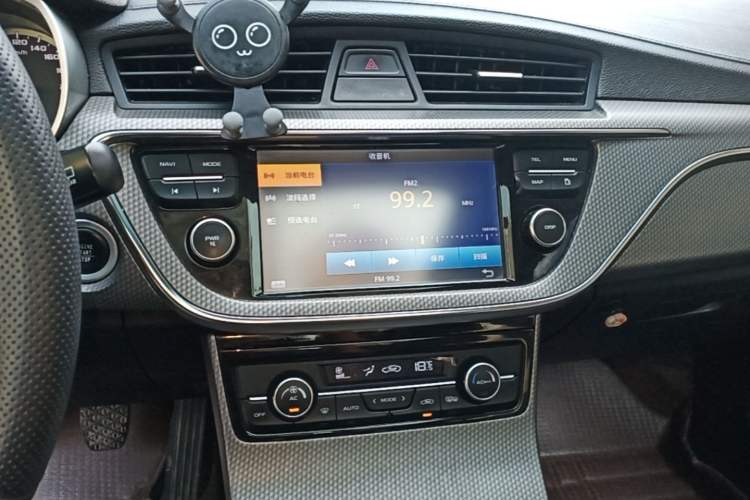 Used Geely Auto Emgrand GS 2016 Elegant Edition 1.8L Manual LingShang Model Audio And AC Panel