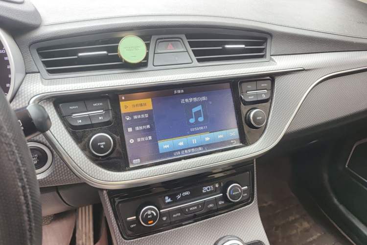 Used Geely Auto Emgrand GS 2016 Elegant Edition 1.3T Automatic LingShang Model Audio And AC Panel