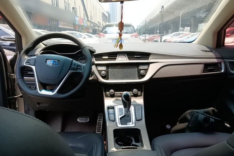 Used Geely Auto Emgrand GS 2016 Sport Edition 1.3T Automatic LingShang Model Center Console