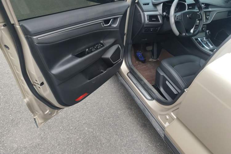 Used Geely Auto Emgrand GS 2016 Elegant Edition 1.3T Automatic LingShang Model Driver Seat