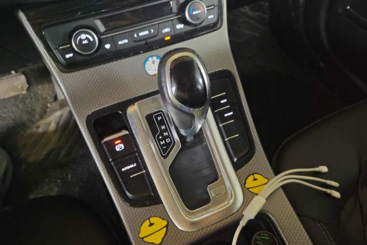 Used Geely Auto Emgrand GS 2016 Elegant Edition 1.3T Automatic LingShang Model Gear Lever