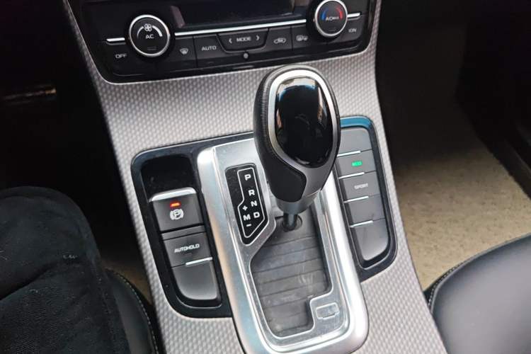 Used Geely Auto Emgrand GS 2016 Sport Edition 1.8L Automatic LingShang Model Gear Lever