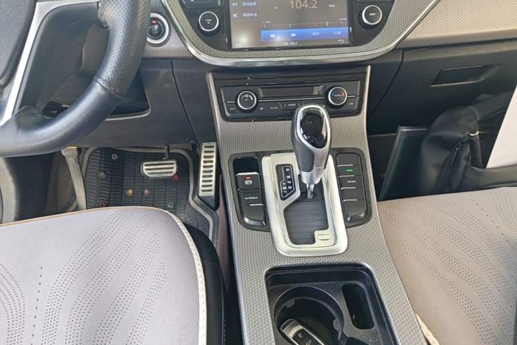 Used Geely Auto Emgrand GS 2016 Sport Edition 1.3T Automatic LingShang Model Gear Lever