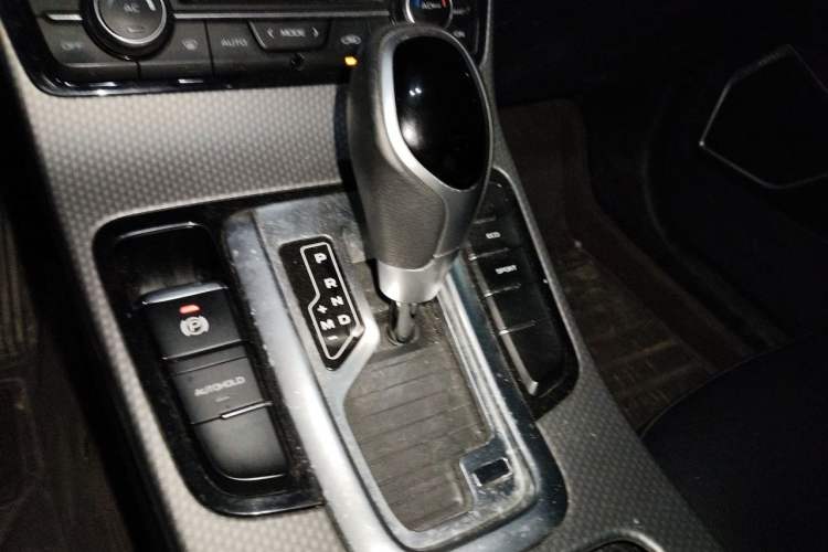 Used Geely Auto Emgrand GS 2016 Elegant Edition 1.8L Automatic LingShang Model Gear Lever