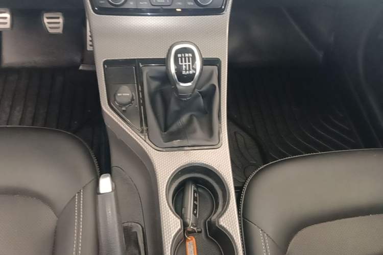 Used Geely Auto Emgrand GS 2016 Sports Edition 1.8L Manual LingShang Model Gear Lever