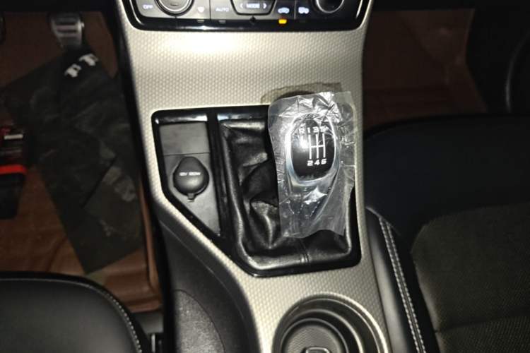 Used Geely Auto Emgrand GS 2016 Sports Edition 1.8L Manual LingShang Model Gear Lever