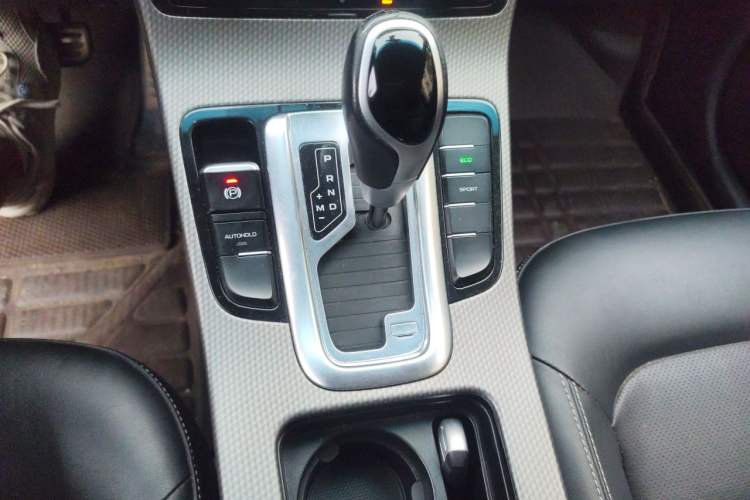 Used Geely Auto Emgrand GS 2016 Sport Edition 1.3T Automatic LingShang Model Gear Lever