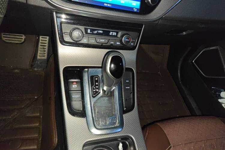 Used Geely Auto Emgrand GS 2016 Sport Edition 1.3T Automatic LingShang Model Gear Lever