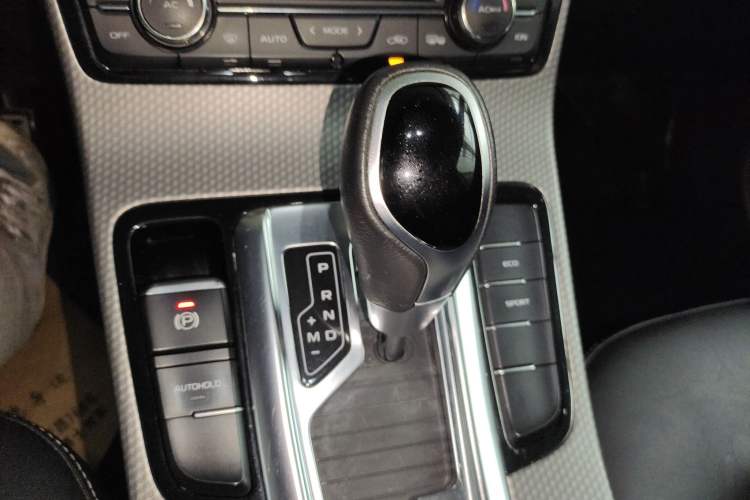 Used Geely Auto Emgrand GS 2016 Sport Edition 1.3T Automatic LingShang Model Gear Lever
