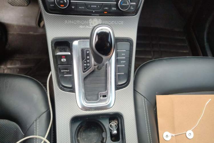 Used Geely Auto Emgrand GS 2016 Elegant Edition 1.3T Automatic LingShang Model Gear Lever