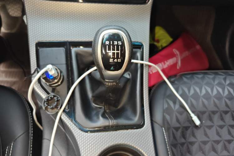 Used Geely Auto Emgrand GS 2016 Elegant Edition 1.8L Manual LingShang Model Gear Lever