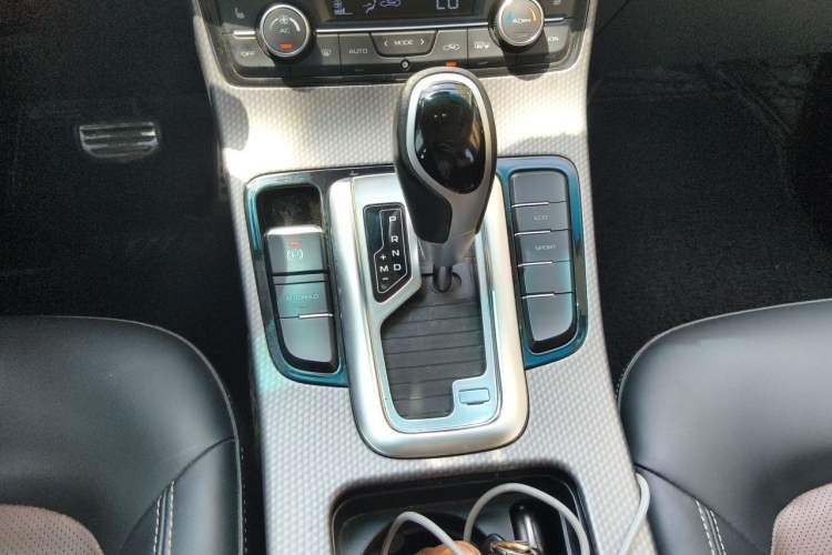 Used Geely Auto Emgrand GS 2016 Sport Edition 1.3T Automatic ZhenShang Model Gear Lever