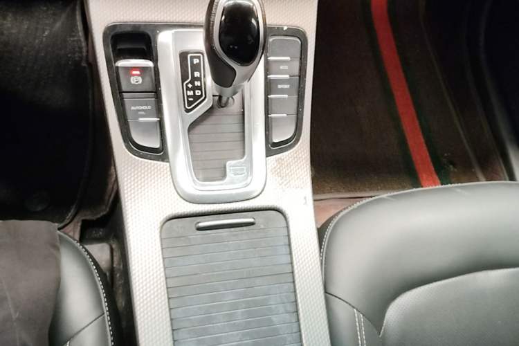 Used Geely Auto Emgrand GS 2016 Sport Edition 1.3T Automatic LingShang Model Gear Lever