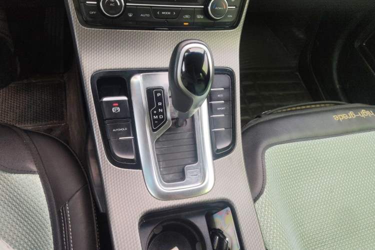 Used Geely Auto Emgrand GS 2016 Elegant Edition 1.3T Automatic ZhenShang Model Gear Lever