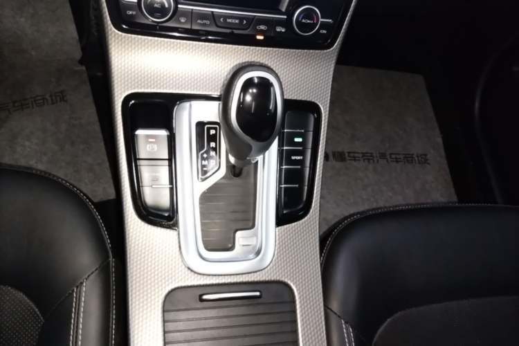 Used Geely Auto Emgrand GS 2016 Sport Edition 1.3T Automatic LingShang Model Gear Lever