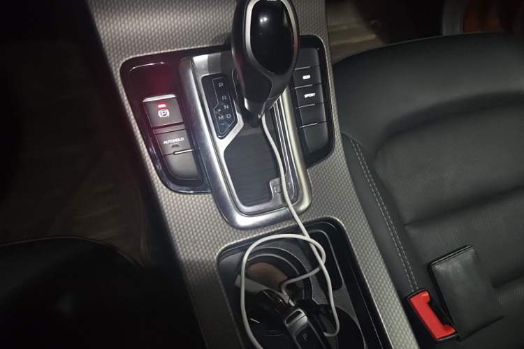 Used Geely Auto Emgrand GS 2016 Sport Edition 1.3T Automatic LingShang Model Gear Lever