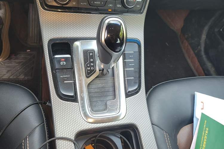 Used Geely Auto Emgrand GS 2016 Elegant Edition 1.3T Automatic ZhenShang Model Gear Lever