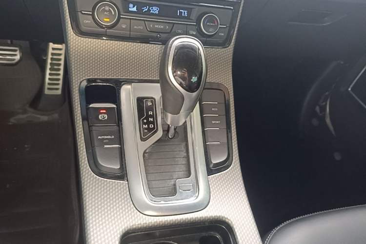 Used Geely Auto Emgrand GS 2016 Sport Edition 1.3T Automatic LingShang Model Gear Lever