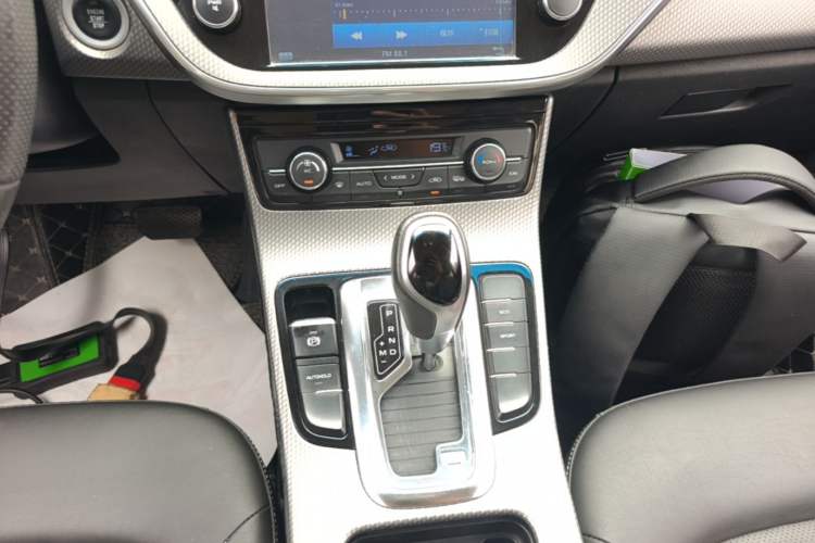 Used Geely Auto Emgrand GS 2016 Elegant Edition 1.8L Automatic LingShang Model Gear Lever