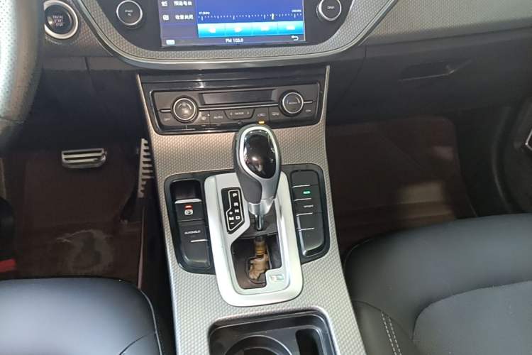 Used Geely Auto Emgrand GS 2016 Sport Edition 1.3T Automatic LingShang Model Gear Lever