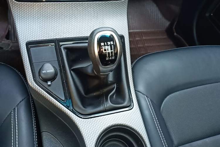 Used Geely Auto Emgrand GS 2016 Elegant Edition 1.8L Manual LingShang Model Gear Lever