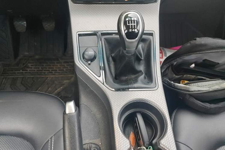 Used Geely Auto Emgrand GS 2016 Elegant Edition 1.8L Manual LingShang Model Gear Lever