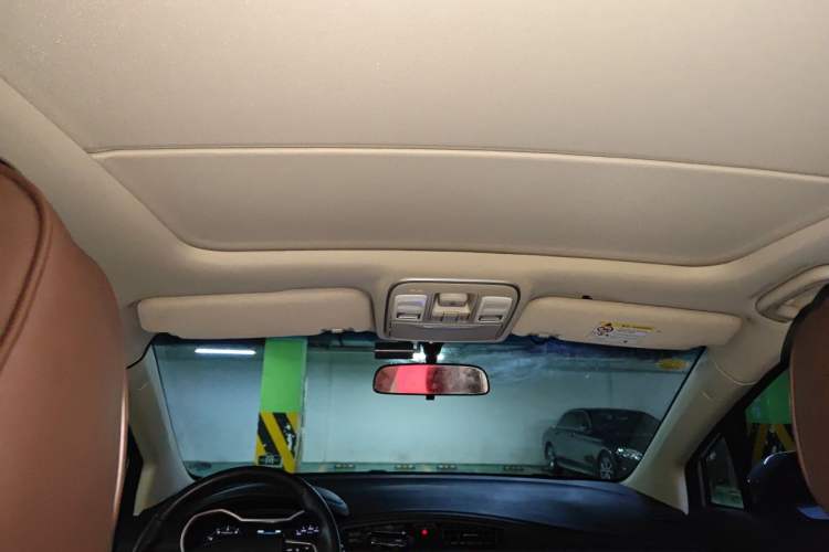 Used Geely Auto Emgrand GS 2016 Sport Edition 1.3T Automatic LingShang Model Headliner