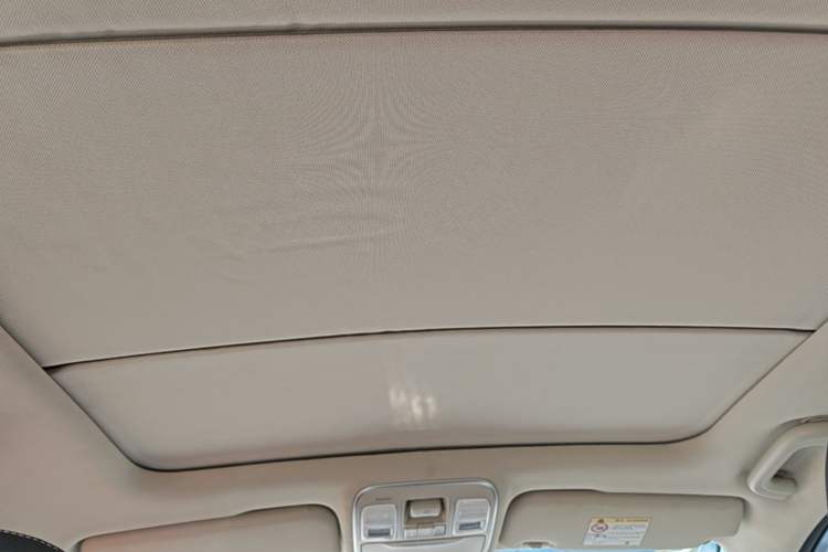 Used Geely Auto Emgrand GS 2016 Elegant Edition 1.3T Manual LingShang Model Headliner
