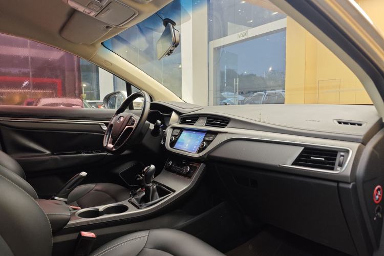 Used Geely Auto Emgrand GS 2016 Elegant Edition 1.8L Manual LingShang Model Interior 11