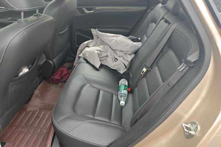 Used Geely Auto Emgrand GS 2016 Sport Edition 1.3T Manual LingShang Model Interior 4