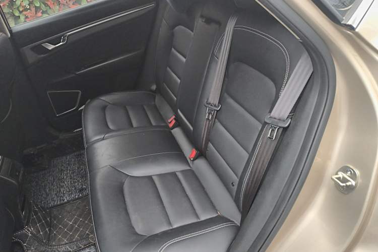 Used Geely Auto Emgrand GS 2016 Elegant Edition 1.8L Manual LingShang Model Interior 4