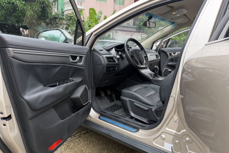 Used Geely Auto Emgrand GS 2016 Elegant Edition 1.3T Manual LingShang Model Interior 5