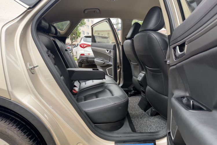 Used Geely Auto Emgrand GS 2016 Elegant Edition 1.3T Manual LingShang Model Interior 8