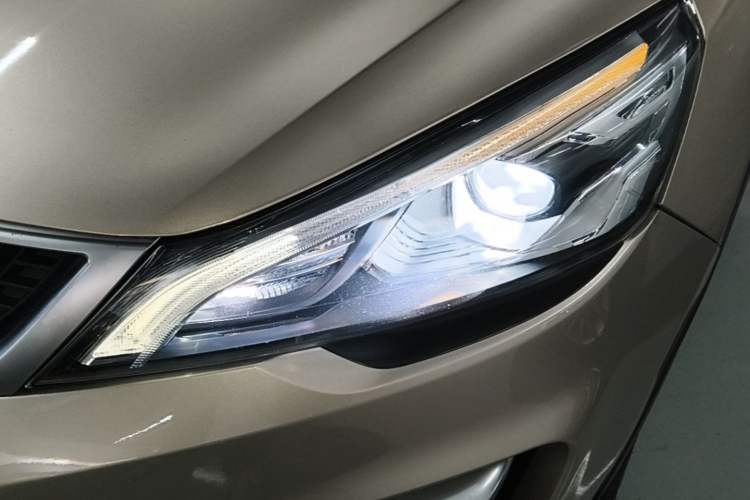 Used Geely Auto Emgrand GS 2016 Sport Edition 1.3T Automatic LingShang Model Left Front Headlight