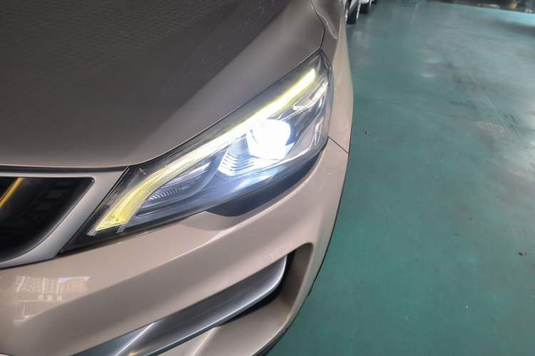 Used Geely Auto Emgrand GS 2016 Sport Edition 1.8L Automatic LingShang Model Left Front Headlight