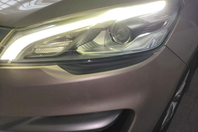Used Geely Auto Emgrand GS 2016 Sport Edition 1.3T Automatic LingShang Model Left Front Headlight