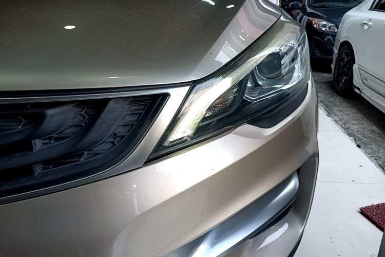 Used Geely Auto Emgrand GS 2016 Sport Edition 1.3T Automatic LingShang Model Left Front Headlight