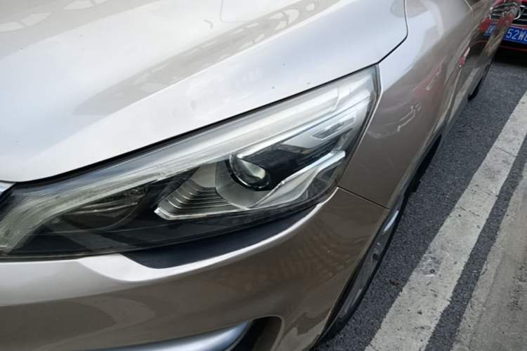 Used Geely Auto Emgrand GS 2016 Sport Edition 1.3T Automatic LingShang Model Left Front Headlight