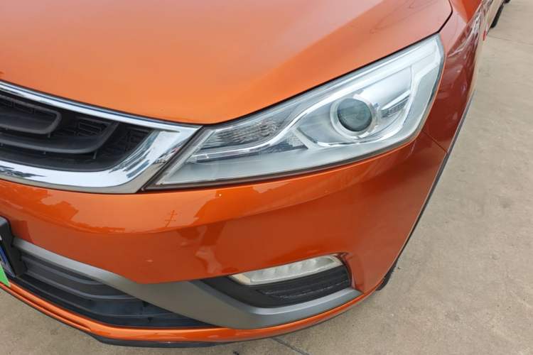 Used Geely Auto Emgrand GS 2016 Elegant Edition 1.3T Automatic ZhenShang Model Left Front Headlight
