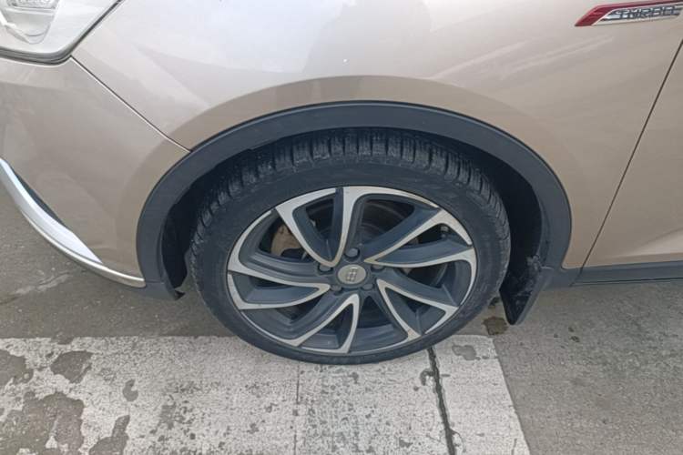 Used Geely Auto Emgrand GS 2016 Elegant Edition 1.3T Automatic ZhenShang Model Left Front Wheel Hub