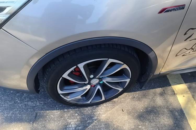 Used Geely Auto Emgrand GS 2016 Sport Edition 1.3T Automatic ZhenShang Model Left Front Wheel Hub