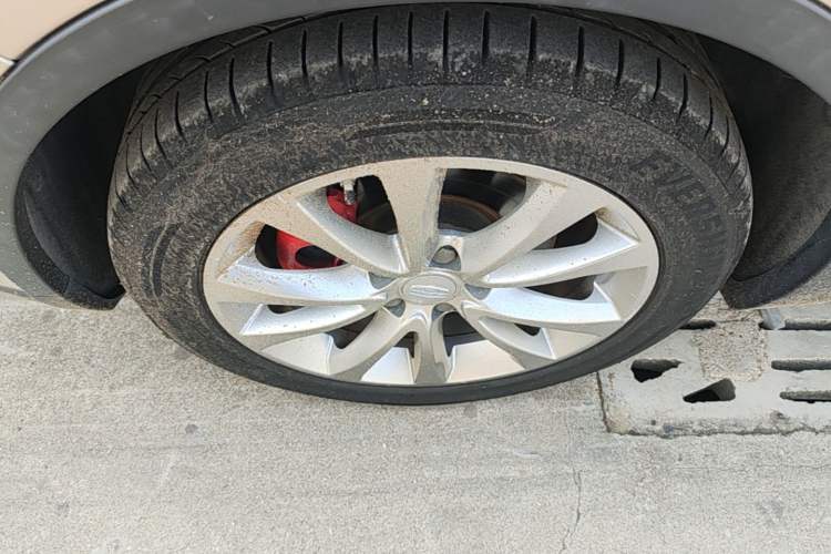 Used Geely Auto Emgrand GS 2016 Sport Edition 1.8L Automatic LingShang Model Left Front Wheel Hub
