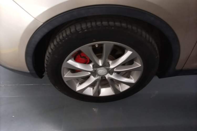 Used Geely Auto Emgrand GS 2016 Sport Edition 1.3T Automatic LingShang Model Left Front Wheel Hub